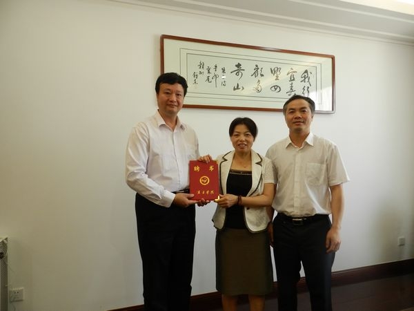 我校近期聘请一批学者型政府领导为客座教授