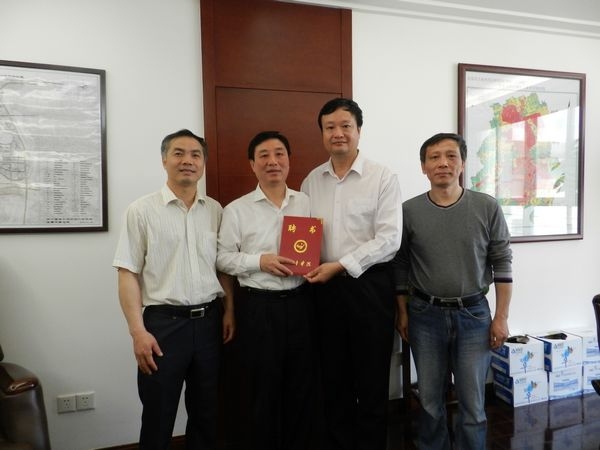我校近期聘请一批学者型政府领导为客座教授