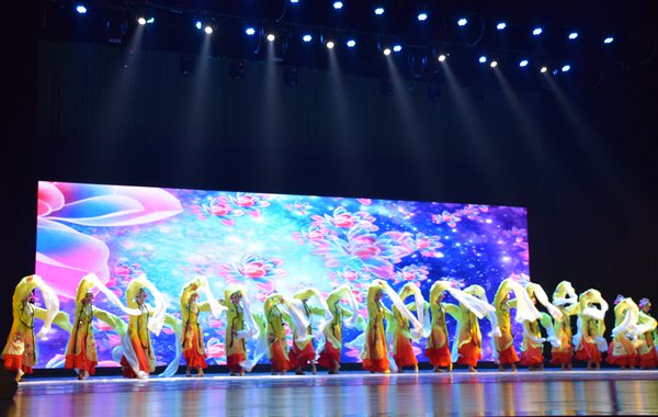 年会舞蹈串烧_年会舞蹈串烧大王叫我来巡山_公司年会舞蹈串烧新白娘子传奇