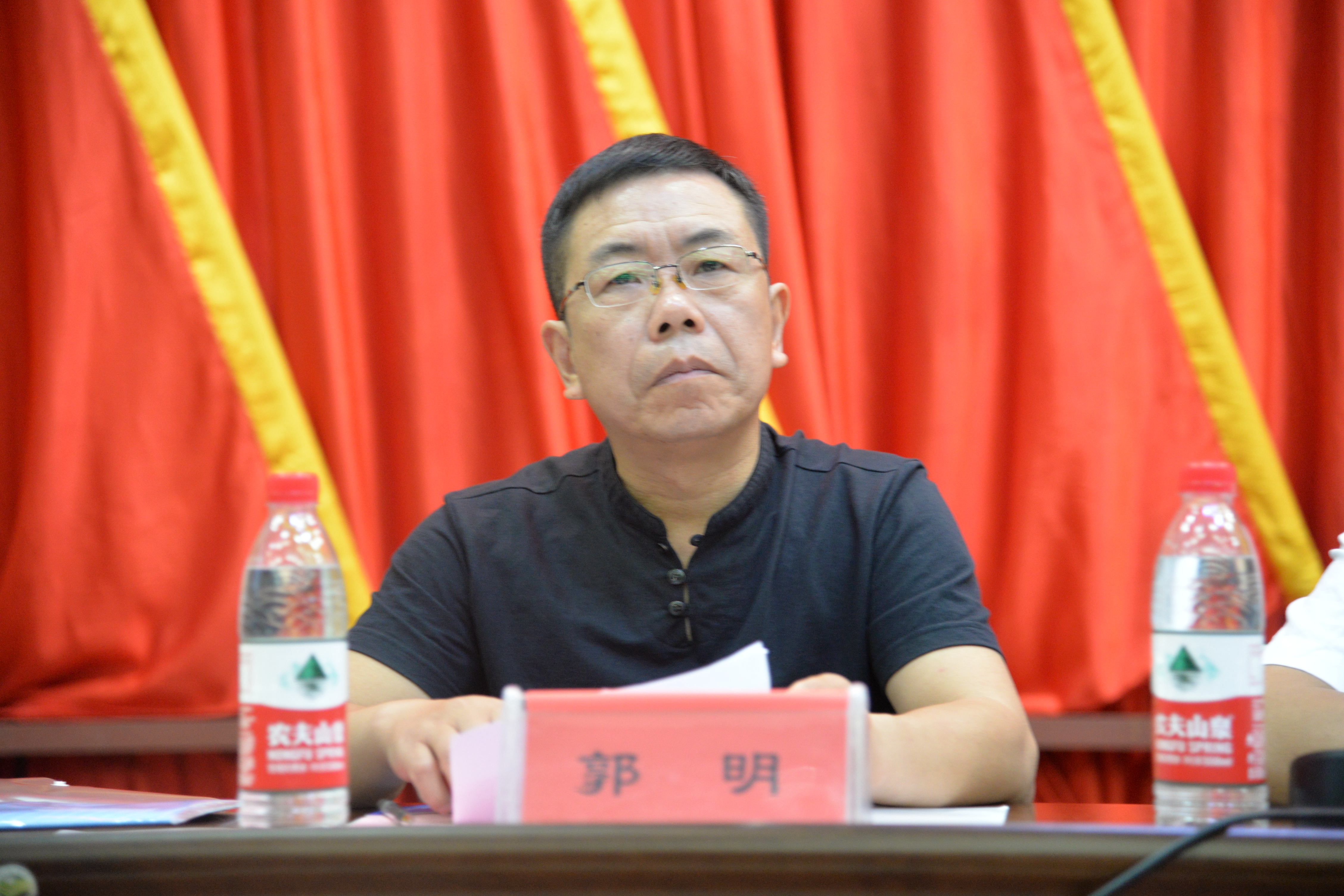 萍乡市教育局副局长李敏讲话