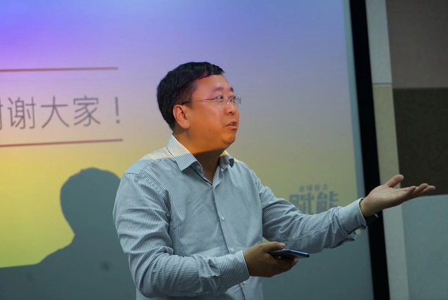 国家广告学院副院长中国传媒大学张翔教授应邀来我校文传学院开展讲座