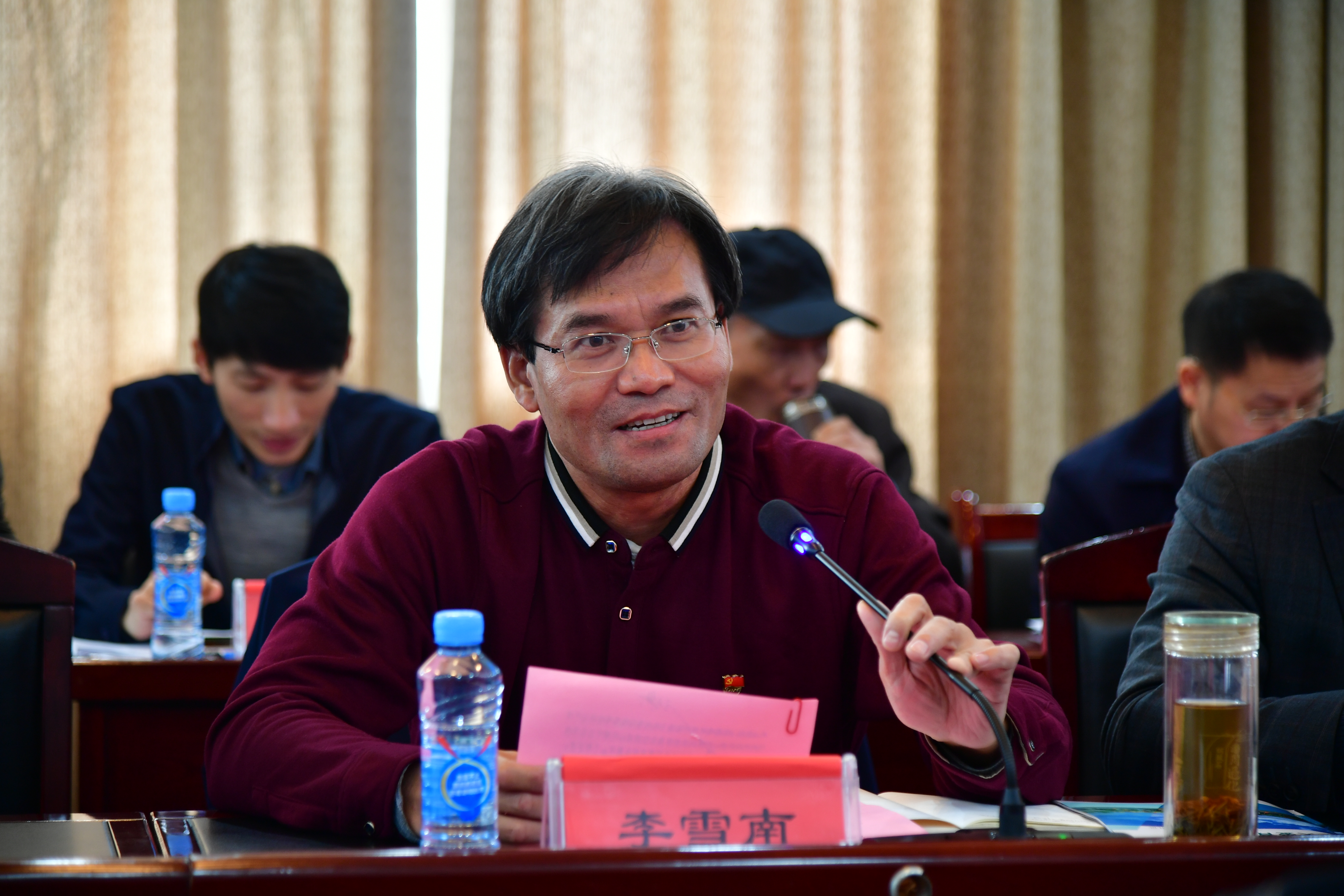 10月19日,由赣南医学院党委副书记曾泽鑫一行九人组成的新时代江西