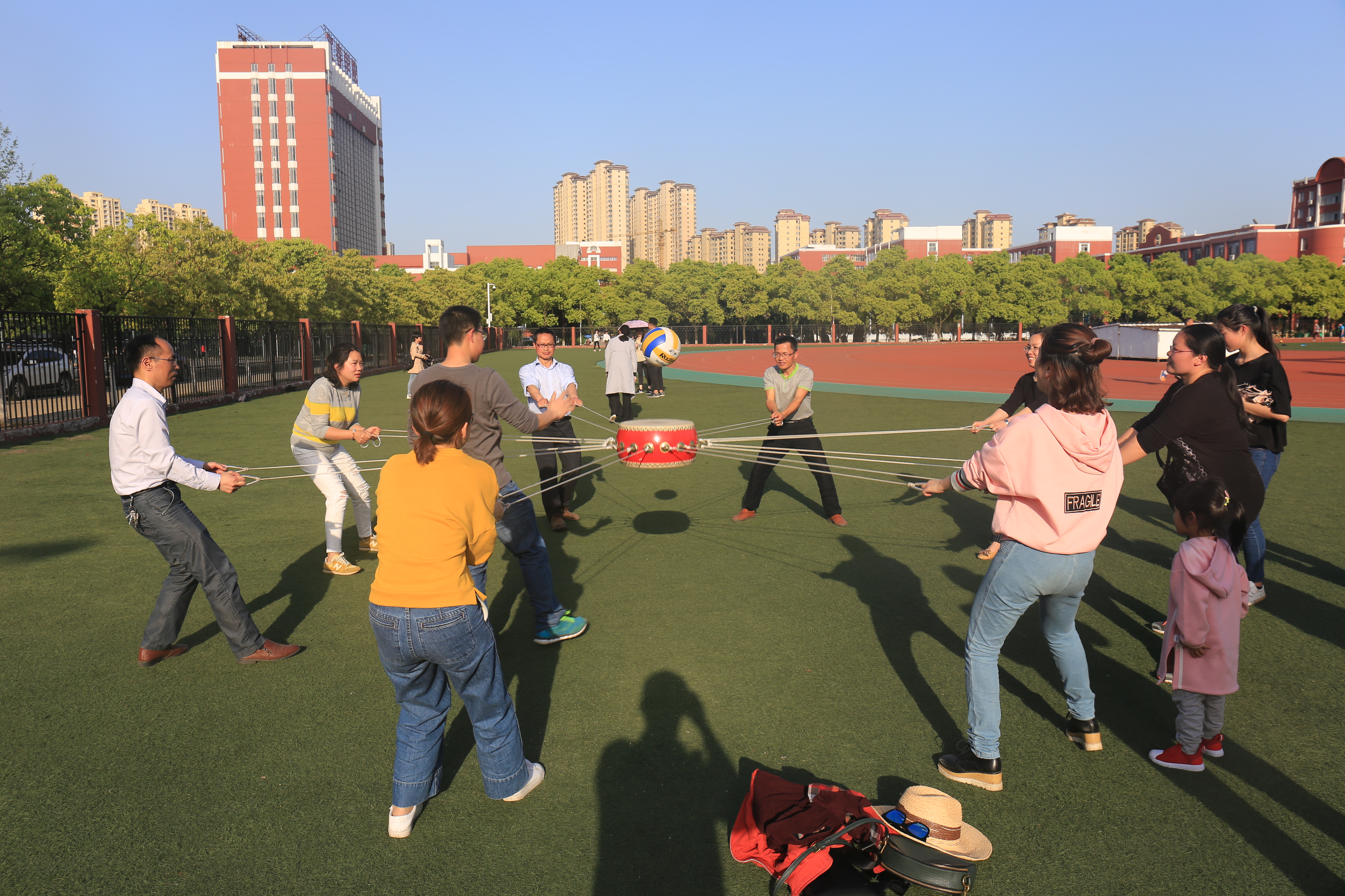 数计(服务外包)学院举办教职工同心鼓比赛