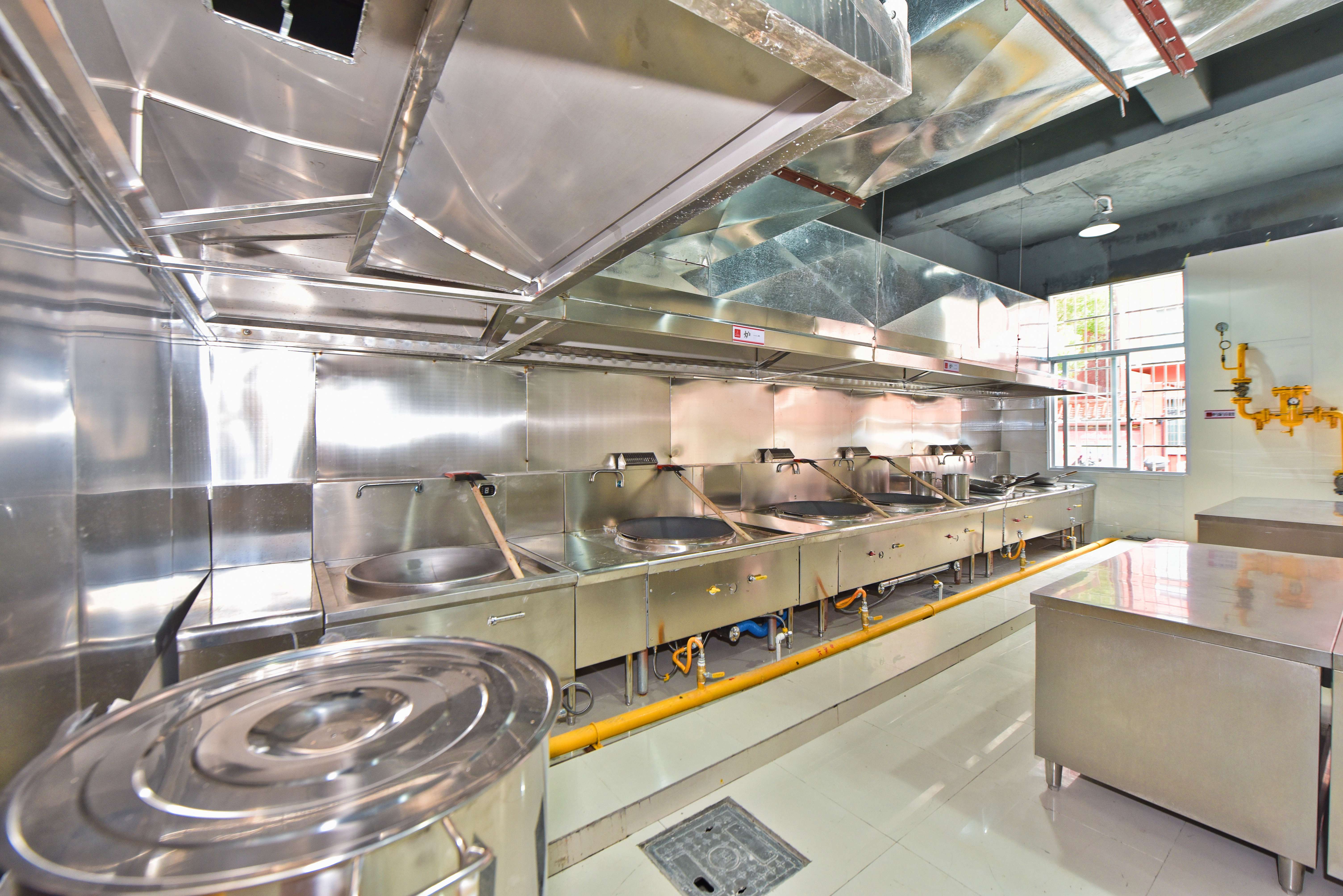 随着暑期结束,学校食堂焕然一新,瞬间传遍了宜春学院人的朋友圈.