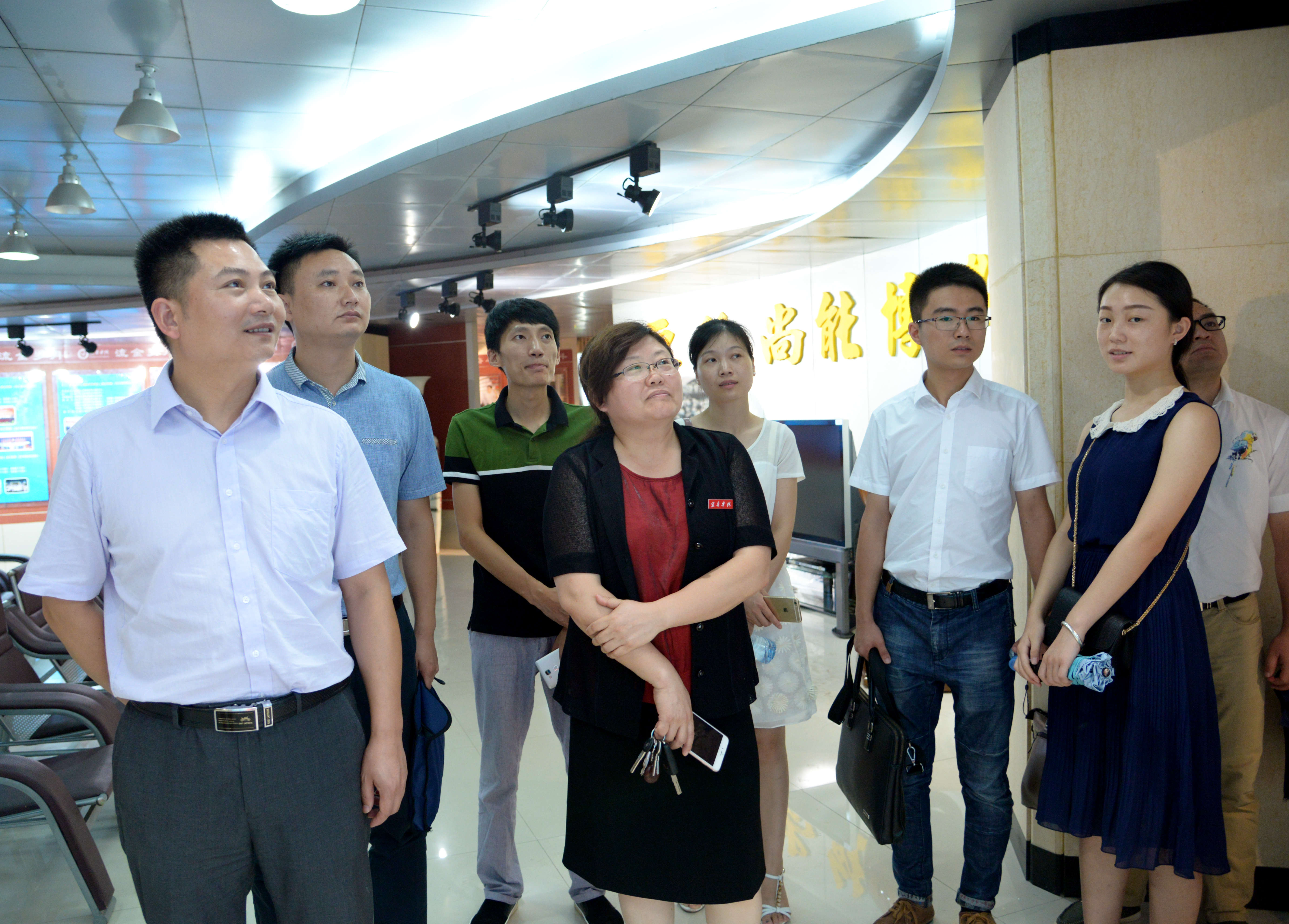 团省委副书记伍复康一行到访我校