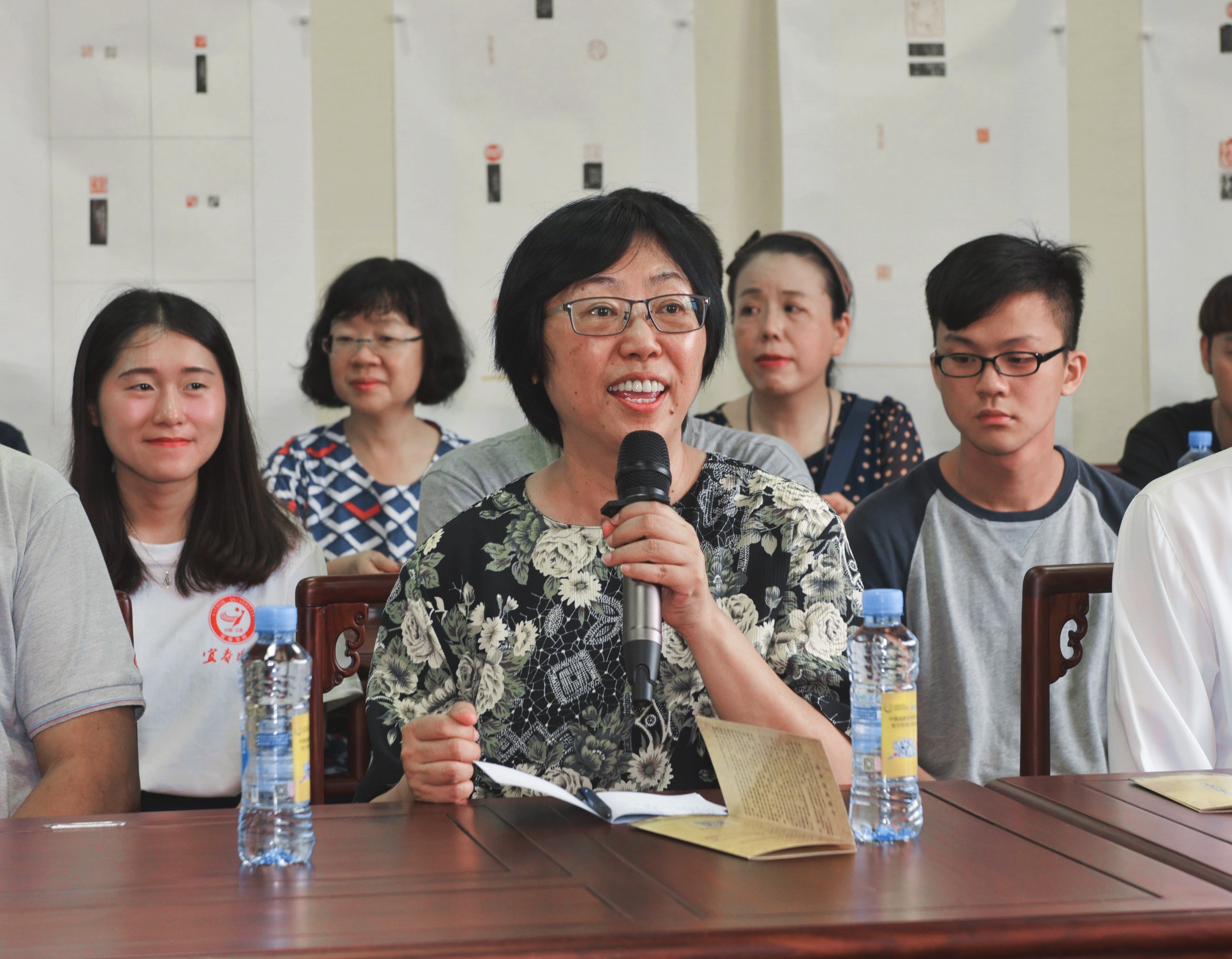 台湾勤益科技大学通识教育学院教授胡志佳讲话