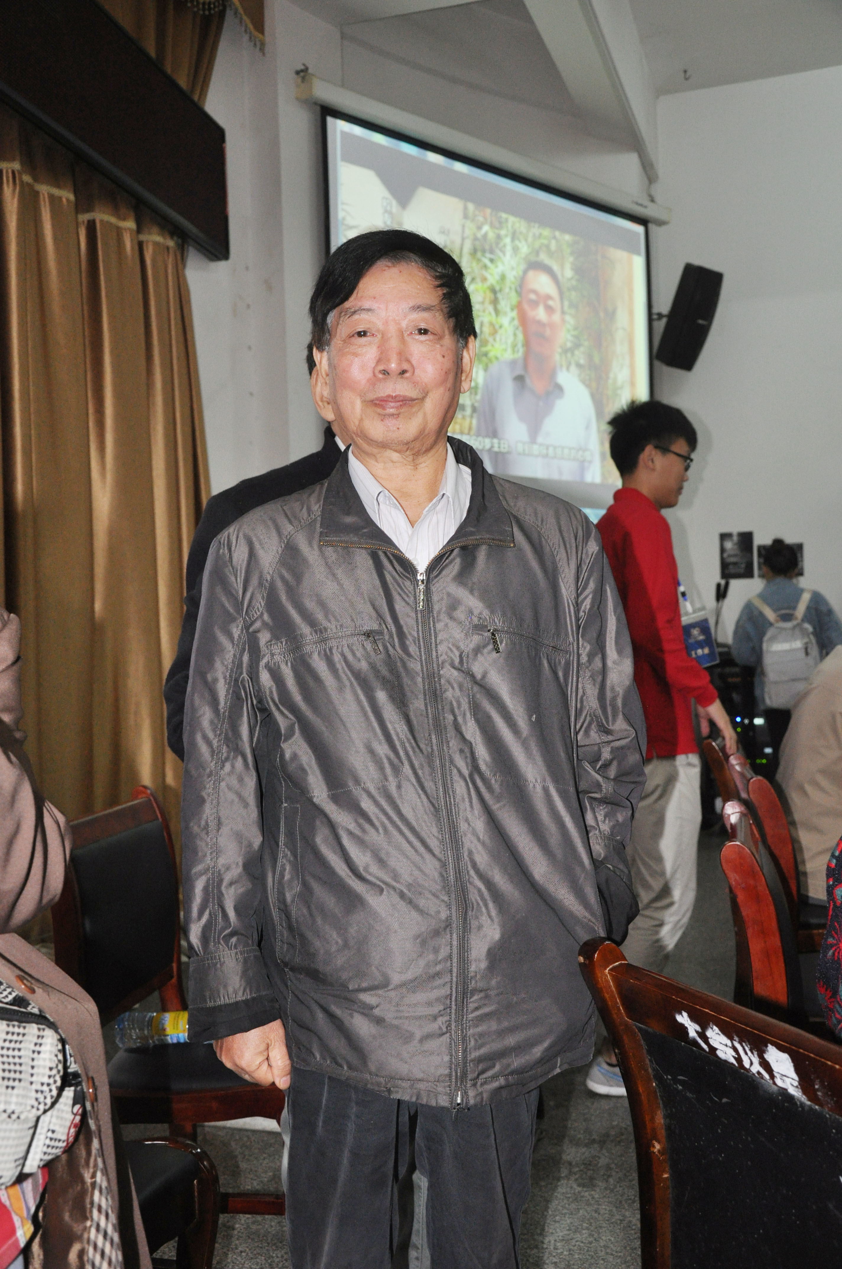 邓布仁(原宜春地委书记)